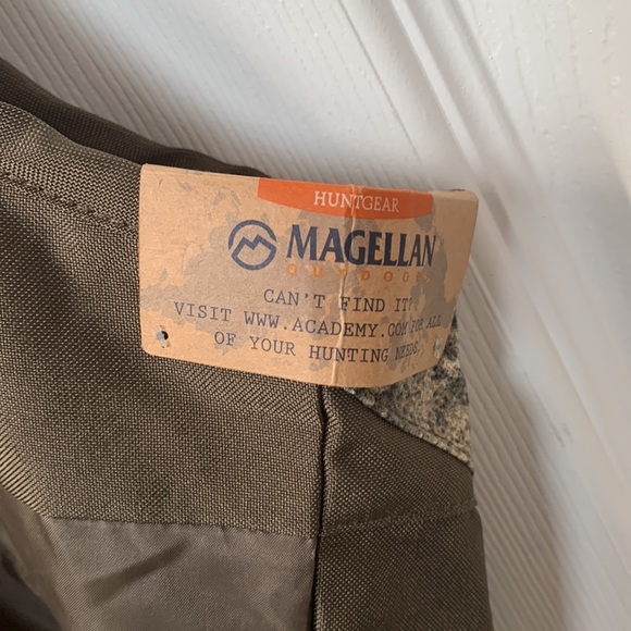 Magellan outdoors vest size xl - Picture 5 of 5